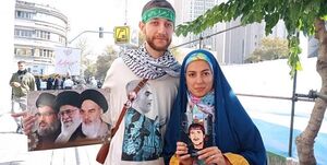 جوان آمریکایی در راهپیمایی 13 آبان چه میکرد؟ + عکس