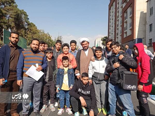 جوان آمریکایی در راهپیمایی 13 آبان چه میکرد؟ + عکس 9