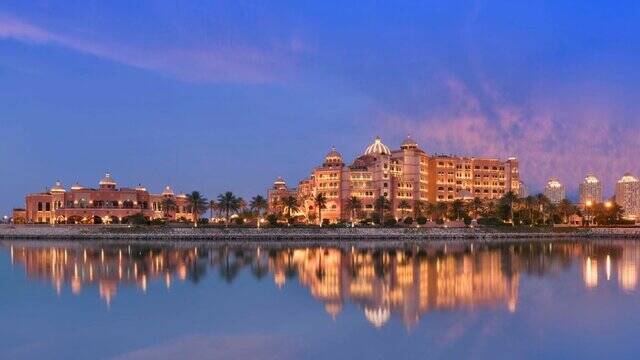 هتل و کمپ تمرینی ایران، انگلیس، آمریکا و ولز/ از هتل سنتی تا کاخ مجلل