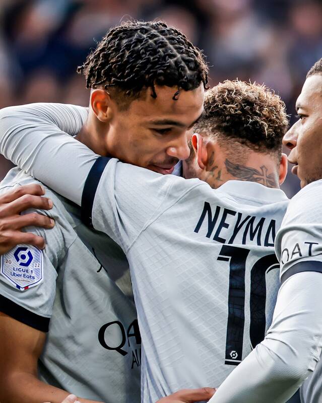 واکنش نیمار به پاسگل ستاره ۲۰ساله پاریس +عکس