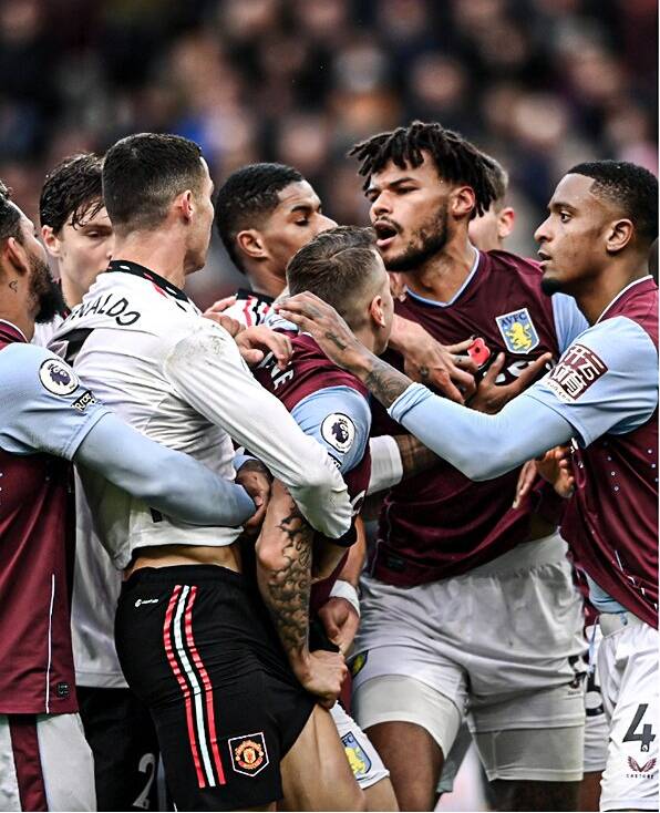 درگیری رونالدو با مدافع رقیب ایران سوژه شد +عکس