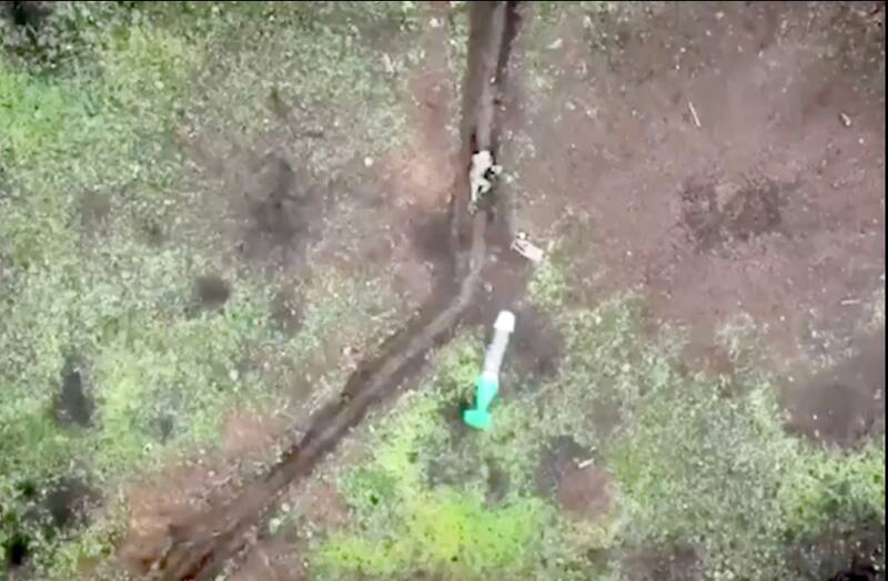 سرعت عمل سرباز مجروح روسی برای فرار از مرگ +عکس و فیلم