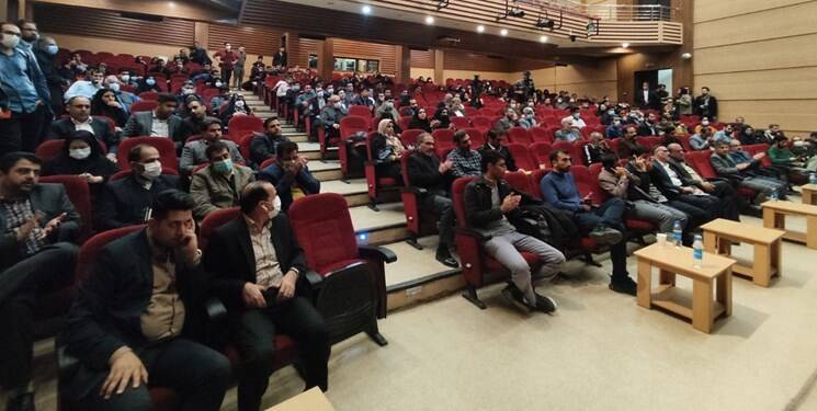 حسینی: تنها نظامی هستیم که براساس رفراندوم بنا شد