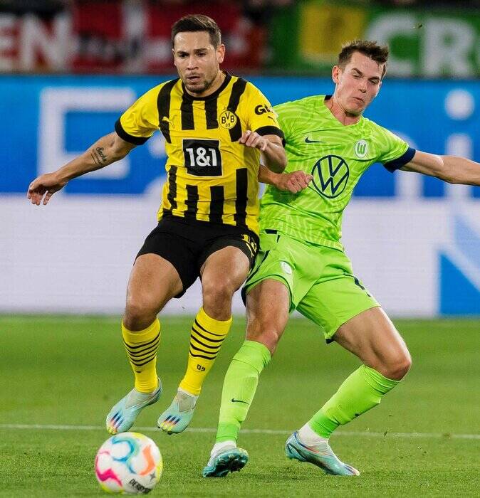 سنتشکنی دورتمند در خانه حریف