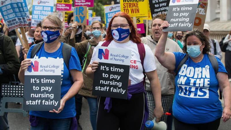ده‌ها هزار پرستار در انگلیس اعتصاب می‌کنند