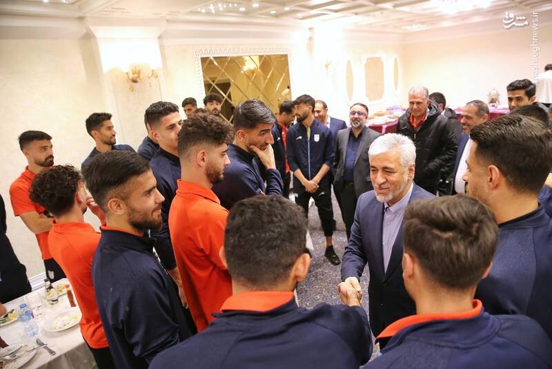 حضور وزیر ورزش در اردوی تیم ملی فوتبال +عکس