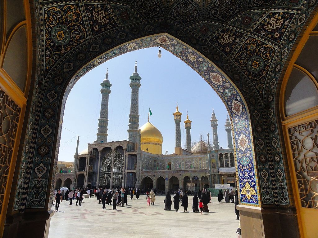 تجربه سفر راحت و آسان با قطار به قم و مشهد!