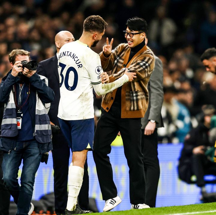 سوژه جدید برای جام جهانی/ از رفاقت در انگلیس تا رقابت در قطر +عکس