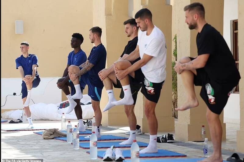 اولین تمرین انگلیس در قطر +عکس