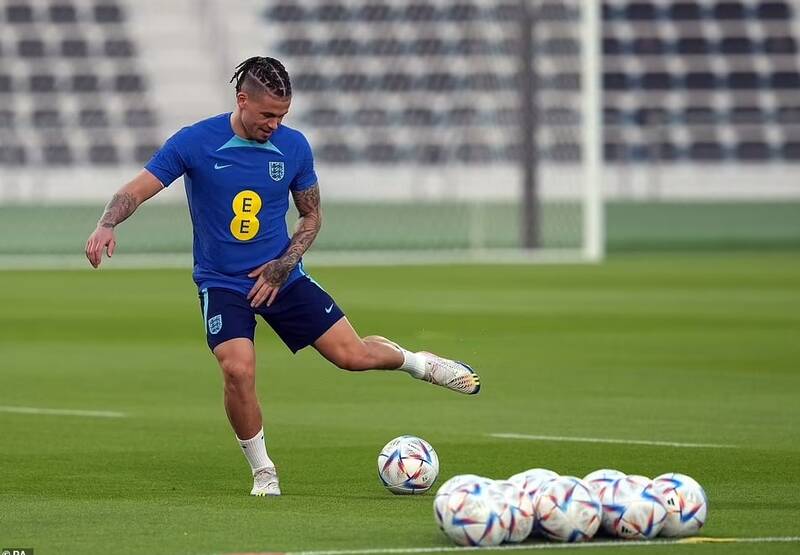 اولین تمرین انگلیس در قطر +عکس