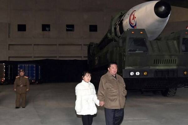 رهبر کره شمالی: با سلاح اتمی به تهدیدهای اتمی پاسخ میدهیم