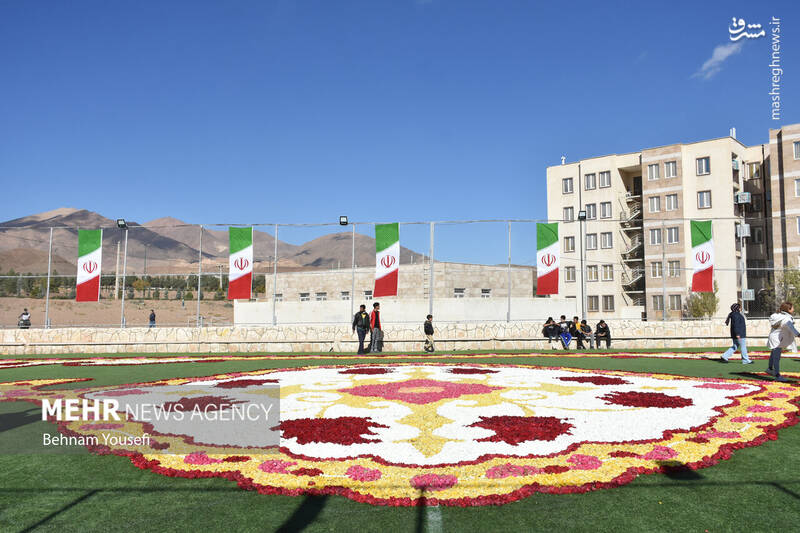 عکس/ بزرگترین فرش سرگل خاورمیانه