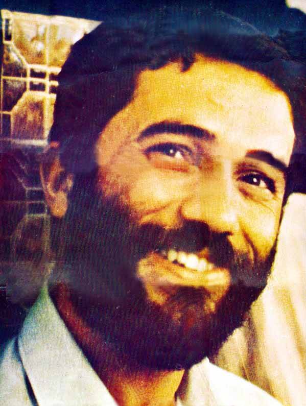 اولین کسی که وارد لانه جاسوسی شد، کی بود؟+ عکس