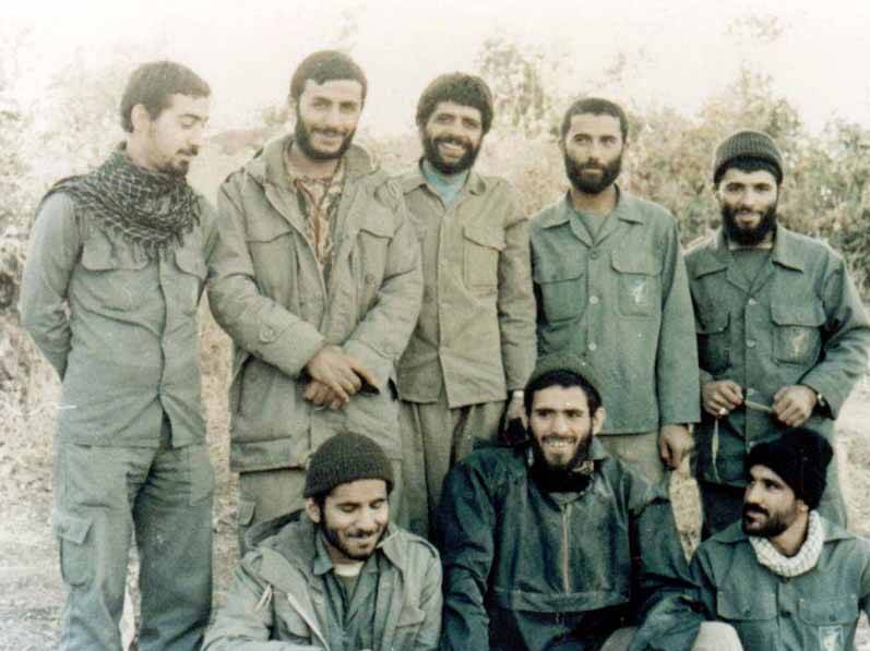 اولین کسی که وارد لانه جاسوسی شد، کی بود؟+ عکس