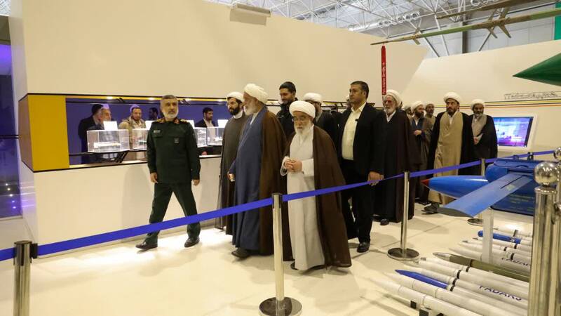 بسیاری از دستاوردهای ما اگر لازم باشد در روز حادثه بیرون میآید/ خبر موشک هایپرسونیک متعلق به خیلی وقت پیش است/ در حوزه موشکی در تراز جهانی جلو افتادهایم