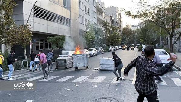 چقدر بچهها را در جریان حوادثِ این روزها قرار دهیم؟/ باید و نبایدهایی برای در امان ماندن بچهها