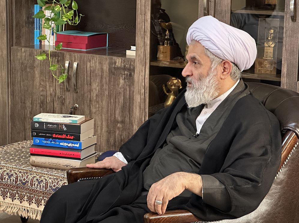 علاقه آیتالله میرزا جواد تبریزی به رهبر انقلاب / فقیهی که معتقد به توانمندی موشکی بود/ اقدام منحصربفرد آیتالله تبریزی در دوران دفاع مقدس