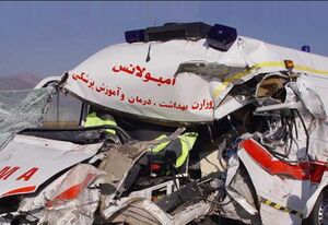مصدومیت کادر اورژانس در برخورد آمبولانس با هوو