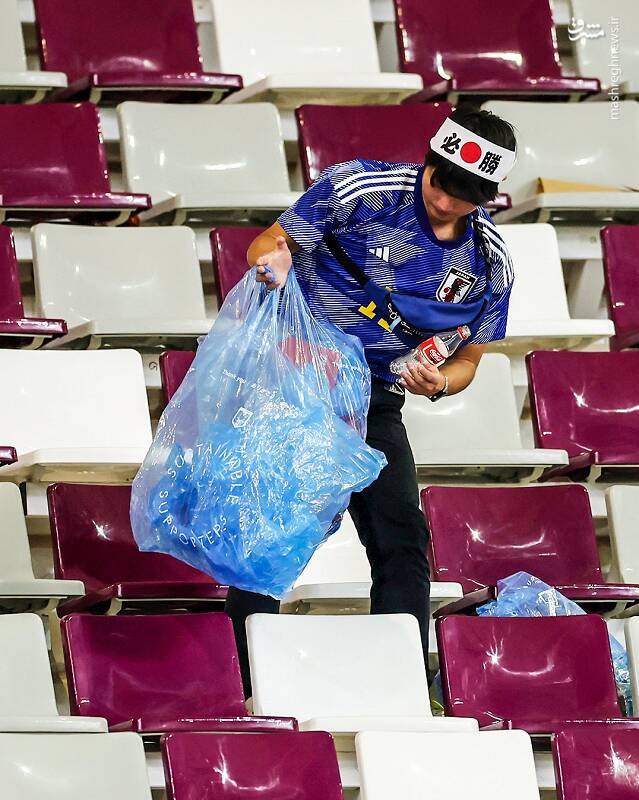 زباله جمع کردن ژاپنیها پس از تحقیر آلمان +عکس