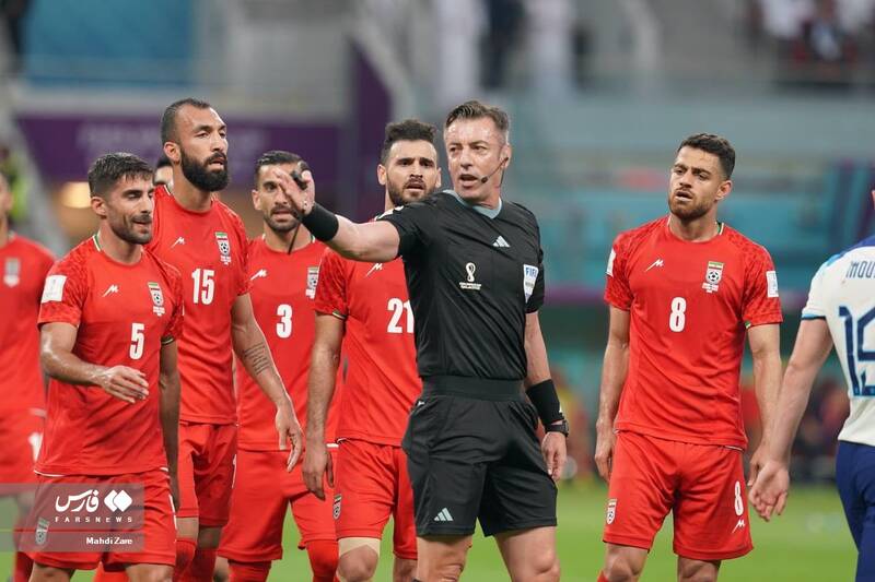 هجمه بیمورد به ملی پوشان نیاوریم