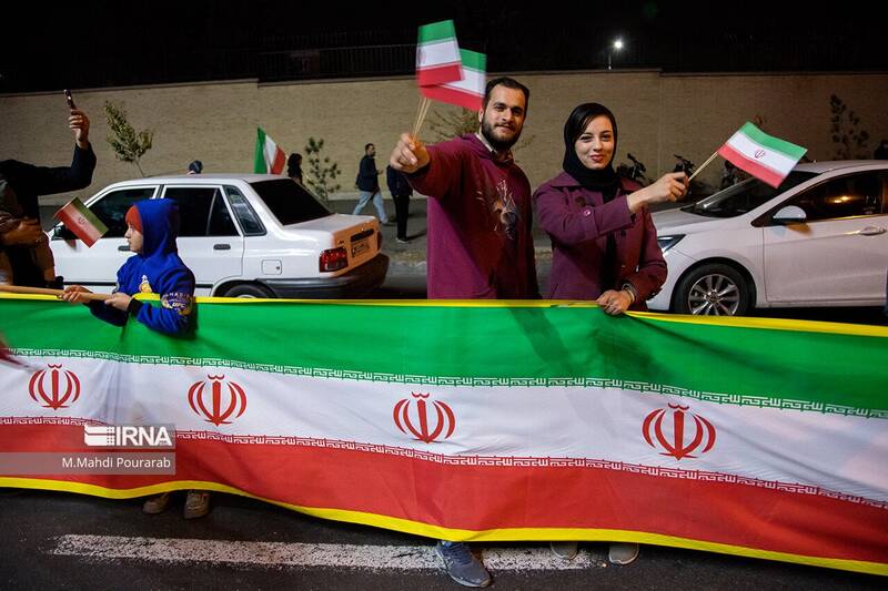 عکس/ شادی مردم کرج پس از پیروزی تیم ملی