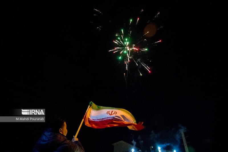 عکس/ شادی مردم کرج پس از پیروزی تیم ملی