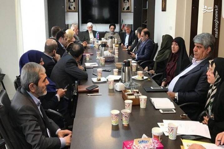 چه عواملی باعث شد لیدر بازنشسته اصلاحات به صحنه آشوب بازگردد؟ / تحلیل عنصر امنیتی نزدیک به روحانی درباره اغتشاشات اخیر!