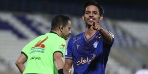 اصل ماجرای قرارداد استقلال و شبابالاهلی چیست؟/ قائدی از تیم ساپینتو جدا نمیشود