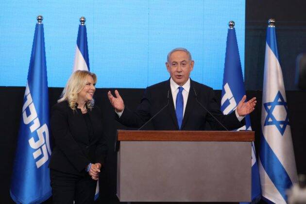 انتقاد تحلیلگر نیوزویک به فریب دموکراسی در انتخابات رژیم صهیونیستی/ با این کابینه، انتفاضهی سوم کلید خواهد خورد