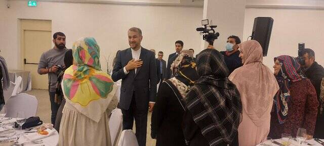 حضور وزیر خارجه در نشست با ایرانیان مقیم صربستان +عکس