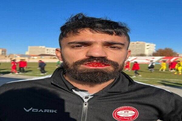 زد و خورد در دیدار دو تیم لیگ دسته دومی/بازی از کنترل خارج شد