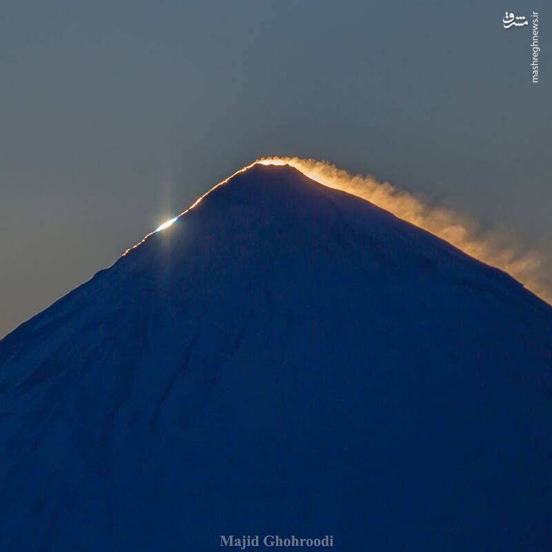 تصویری زیبا از طلوع خورشید از پس قله دماوند