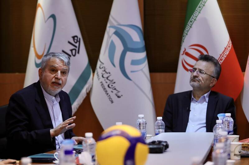 رئیس فدراسیون والیبال در خط پایان؟