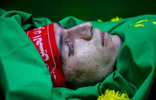 حکم اعدام ۲ تن از عوامل شهادت مظلومانه شهید عجمیان اجرا شد/ اعترافات صریح و مستندات اقدامات جنایتکارانه محمدمهدی کرمی و سیدمحمد حسینی در دادگاه/ قساوت محکومان در روز حادثه: از کشاندن پیکر شهید روی آسفالت تا ضربات متعدد چاقوی حسینی به بدن شهید