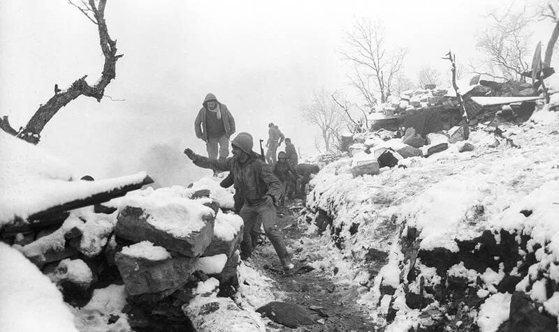 روایت مردی با استخوانهای مصنوعی در پیشانی/ این آقای مهندس هنوز هم پای انقلاب ایستاده است!