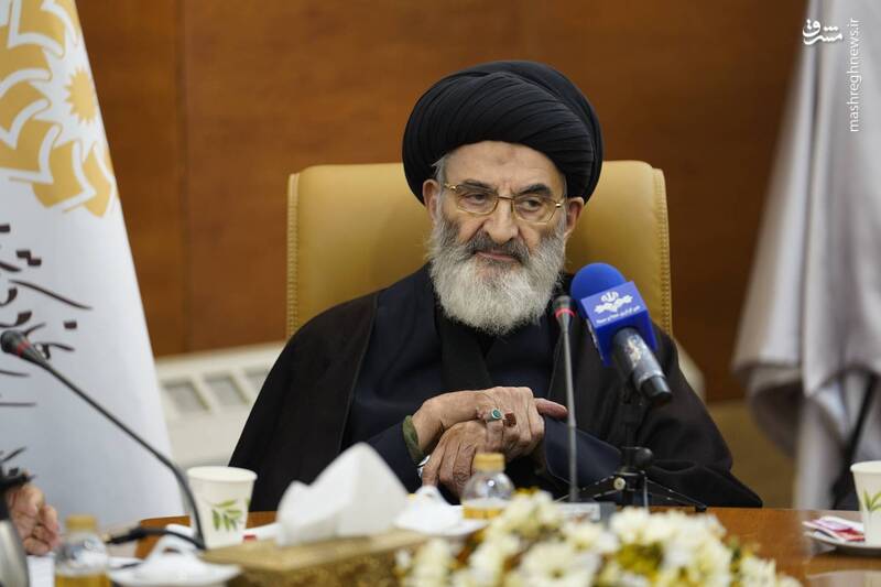 دلال انگلیسی مأمور خرید کتابهای خطی بود