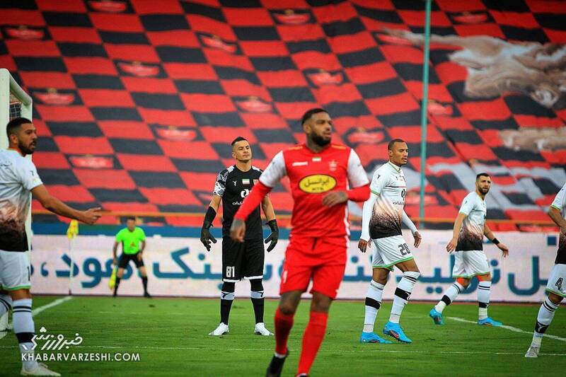 لوکادیا طلا هم باشد دیگر به درد پرسپولیس نمی خورد/ این بازیکن در حساس ترین موقعیت در حق تیمش و هواداران نامردی کرد