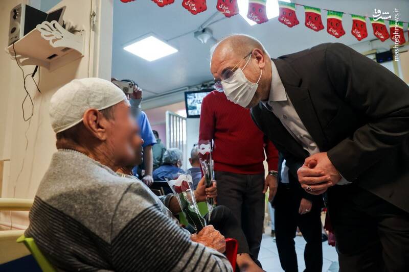 عکس/ حضور یلدایی قالیباف در یکی از مراکز نگهداری از سالمندان