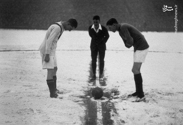 تصویری دیدنی از دیدار آرسنال و منچستر در یک روز برفی