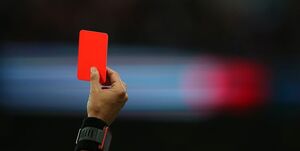 ضرب و شتم تیم داوری توسط بادیگاردهای مالک!