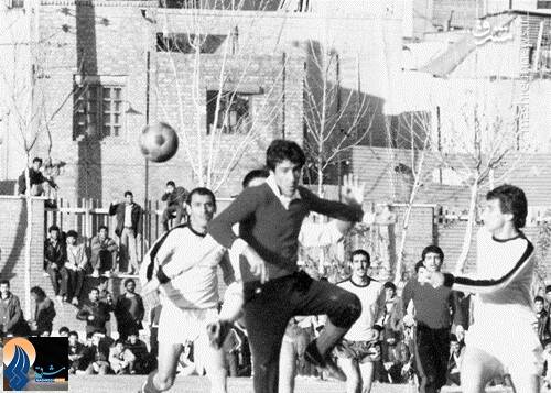 عکس/ وقتی ناصر حجازی در زمین خاکی مهاجم شد!