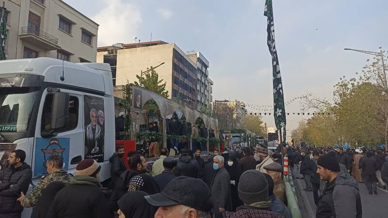 آیین تشییع پیکرهای پاک ۲۰۰ شهید گمنام در تهران آغاز شد+عکس و فیلم