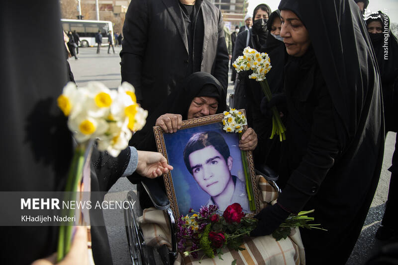 عکس/ آیین تشییع ۱۳ شهید گمنام در اصفهان