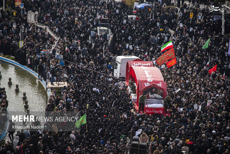 عکس/ آیین تشییع ۱۳ شهید گمنام در اصفهان