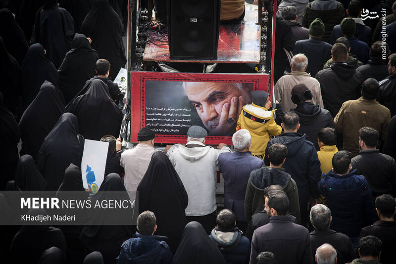 عکس/ آیین تشییع ۱۳ شهید گمنام در اصفهان