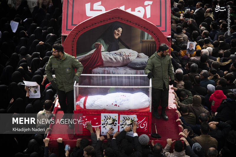 عکس/ آیین تشییع ۱۳ شهید گمنام در اصفهان