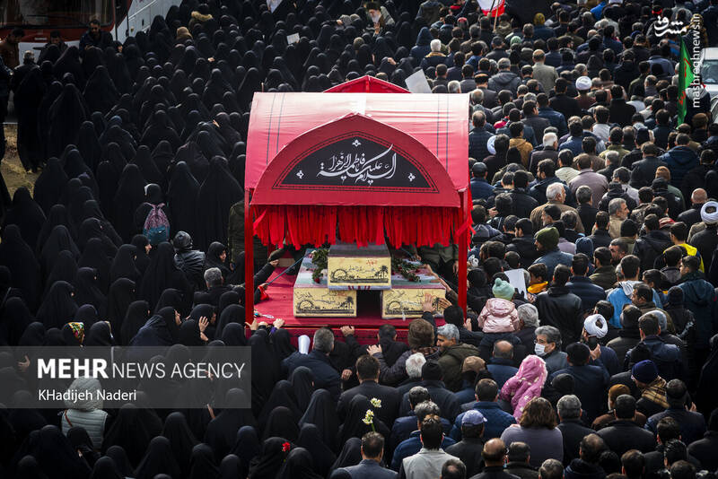 عکس/ آیین تشییع ۱۳ شهید گمنام در اصفهان