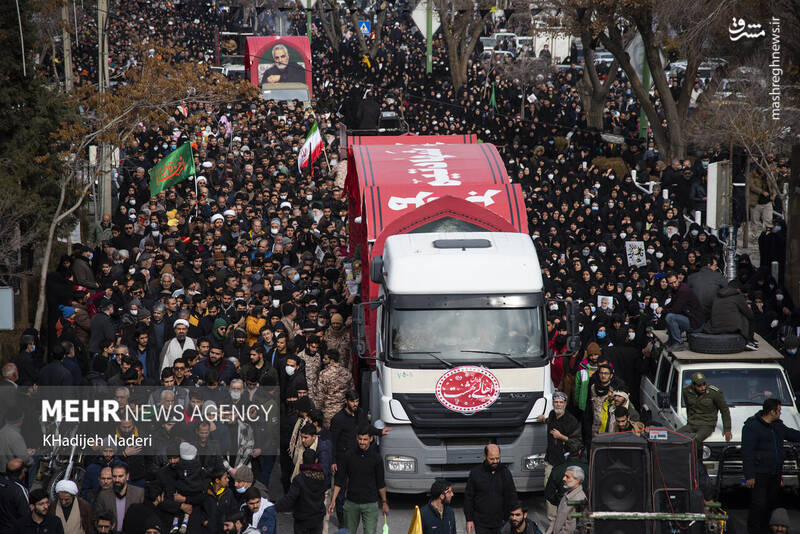 عکس/ آیین تشییع ۱۳ شهید گمنام در اصفهان