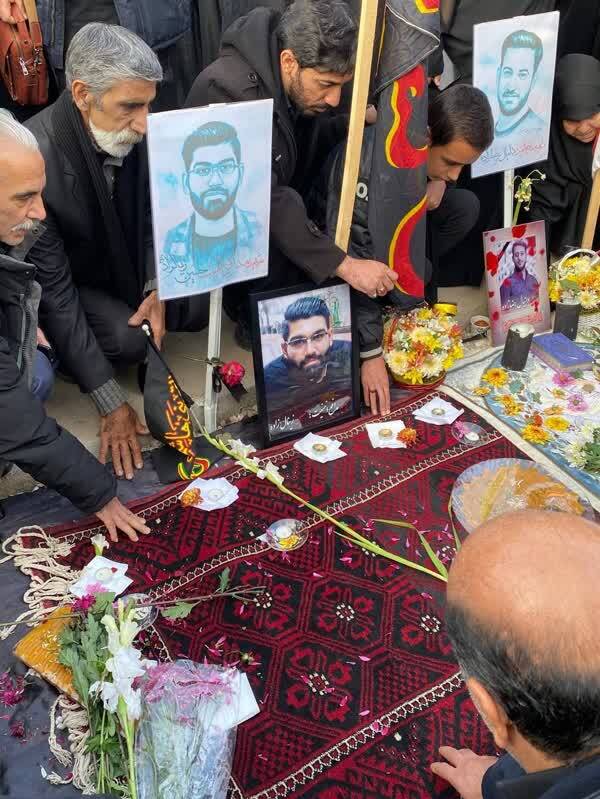 عکس/ چهلم شهدای امنیت رضا زاده و دانیال زاده در بهشت رضای مشهد