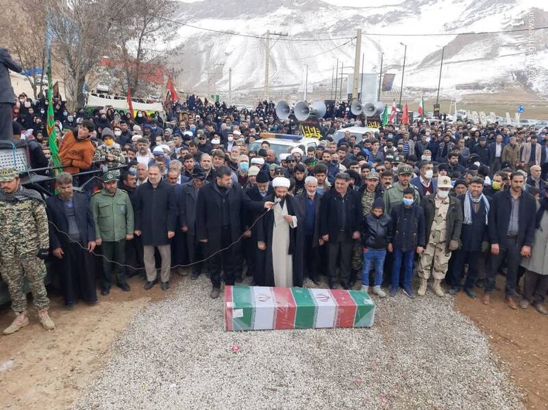 عکس/ تشییع باشکوه شهید گمنام در یک روستا در چهارمحال و بختیاری